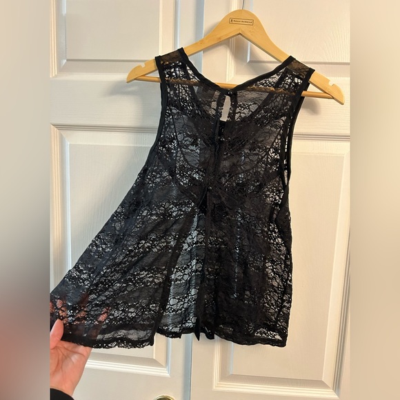 Moon Collection black split-back lace tank top. Juniors XL - Picture 5 of 7